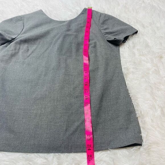 Banana Republic Top Blouse Womens Sz Small Grey Bow in Back Stretch Short Sleeve - Picture 6 of 6